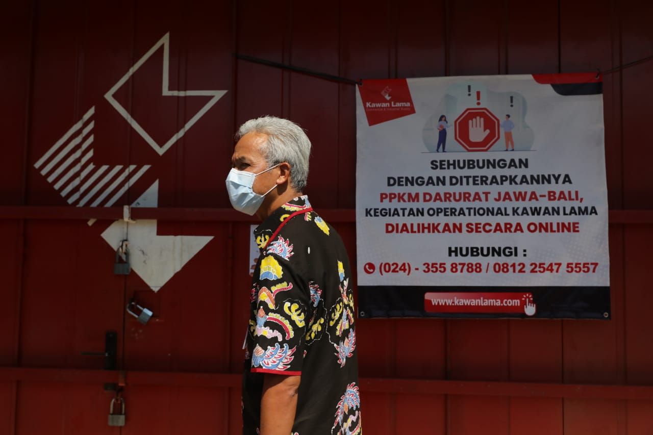 podiumnews.com-Pantau PPKM Darurat, Ganjar Cek Pertokoan dan Mall di Semarang